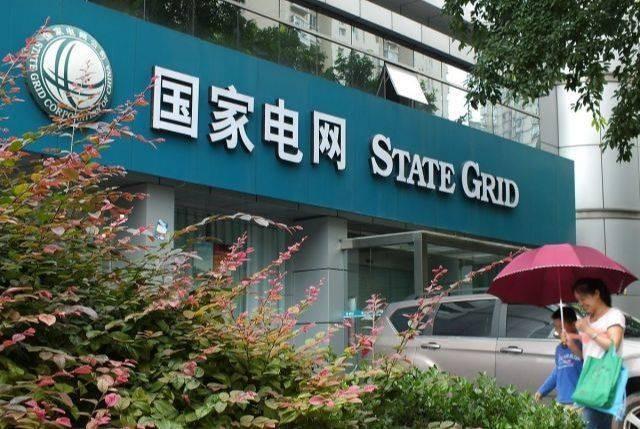 国满街木头杆？专家：你以为美国不想吗？米乐体育app网站中国电线杆用水泥而美(图7)