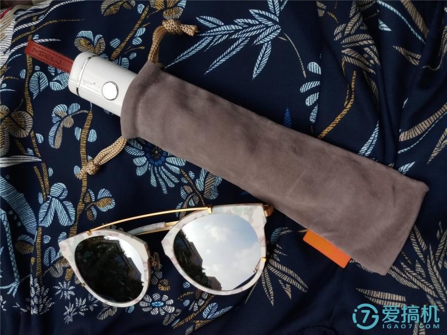 究颜值即正义了呢！现在连自拍杆都讲(图2)