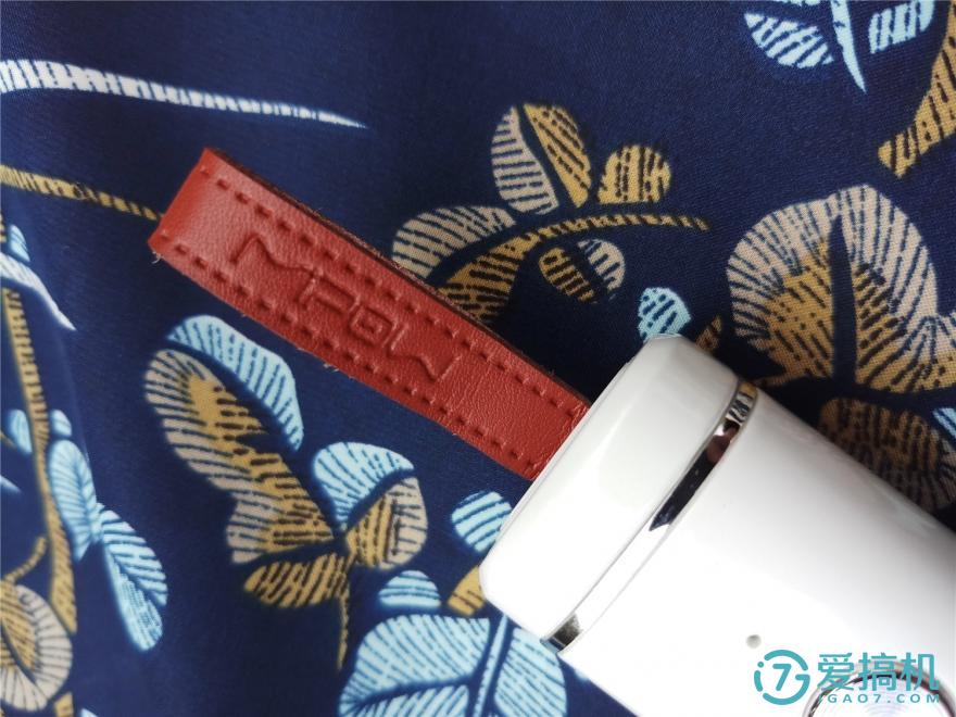 究颜值即正义了呢！现在连自拍杆都讲(图3)